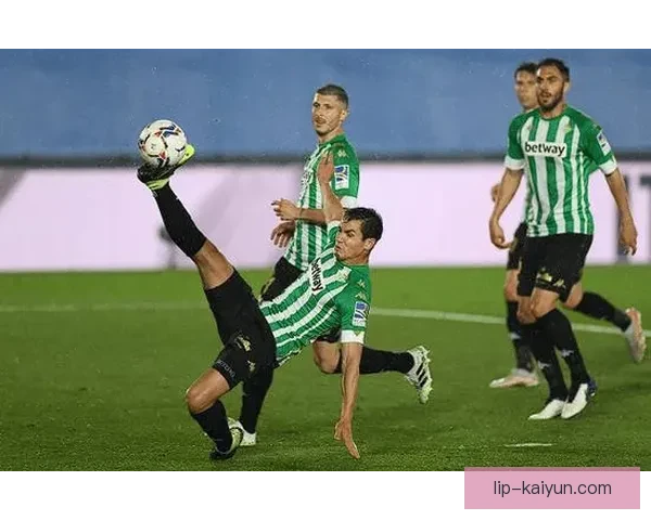 Rodri 强悍的身体对抗能力持续提升，成为球队中场的重要支柱。